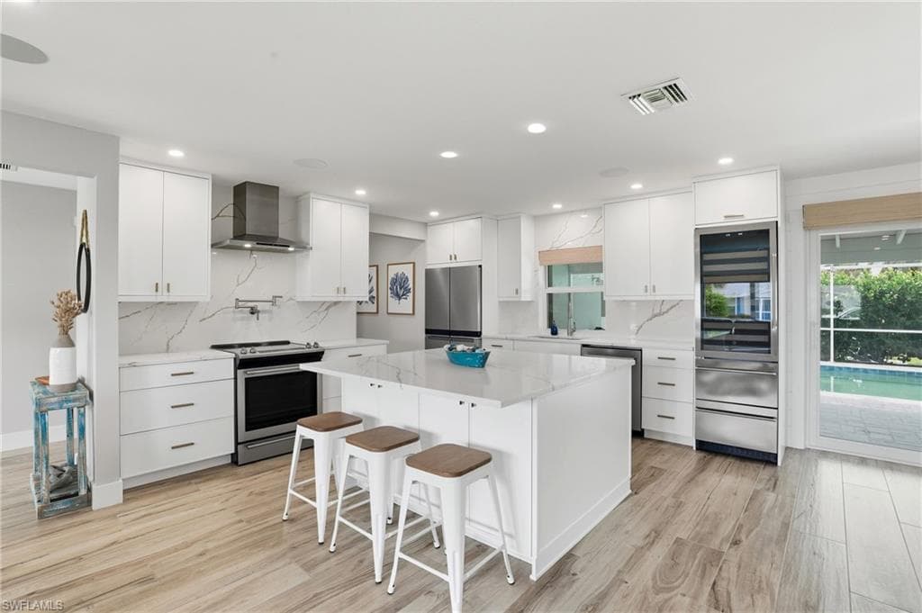 6163 Plumosa AVE, FORT MYERS FL 33908-14