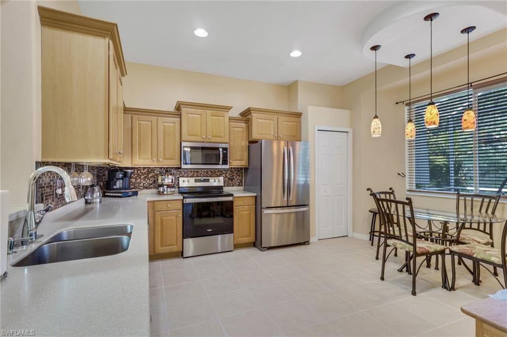 12506 Ivory Stone LOOP, FORT MYERS FL 33913-9