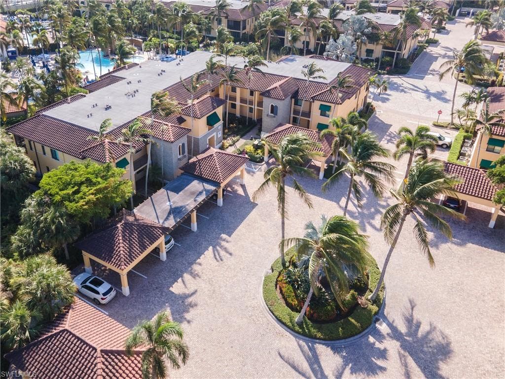 975 Sandpiper ST # A104, NAPLES FL 34102-1