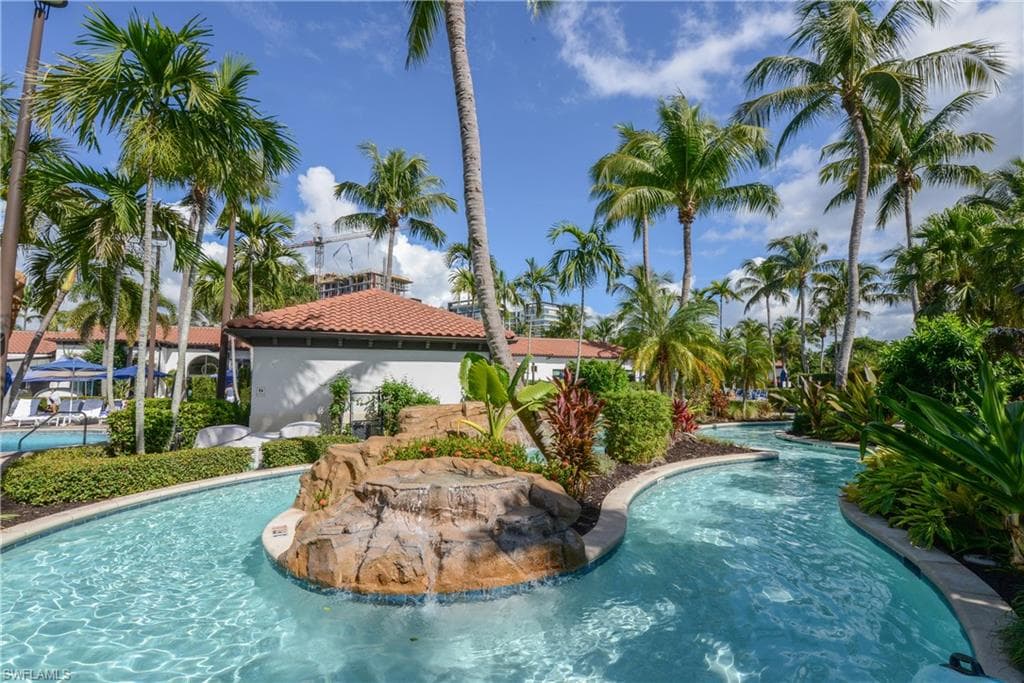 975 Sandpiper ST # A104, NAPLES FL 34102-23