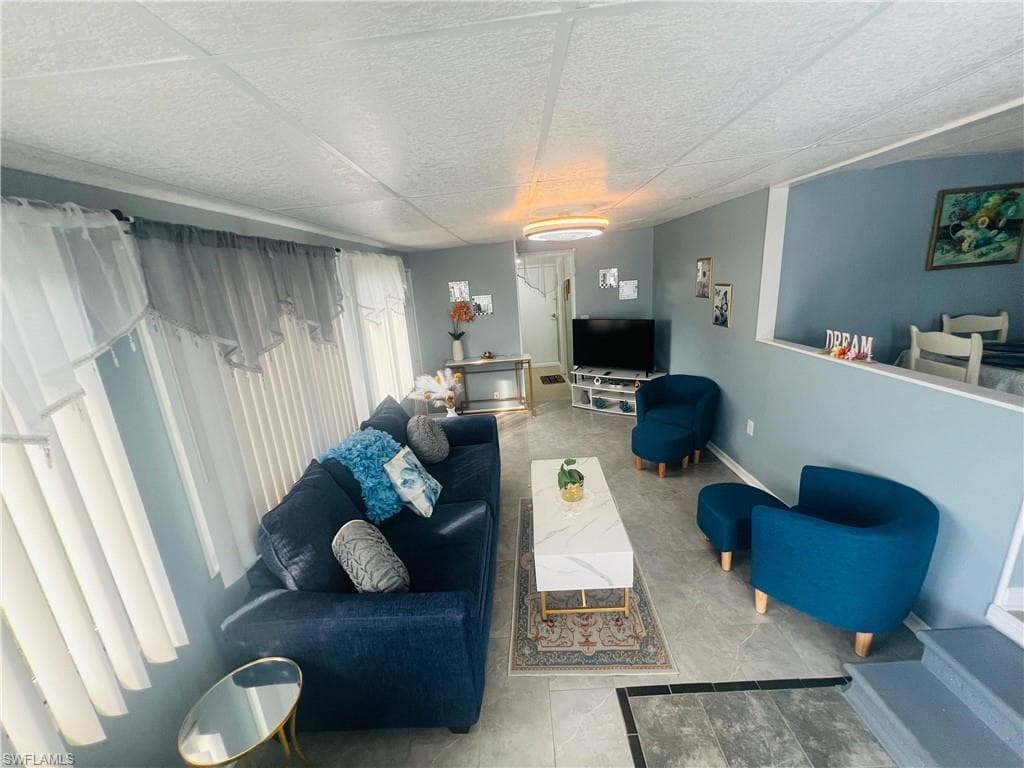 471 Palm DR # 310, NAPLES FL 34114-11