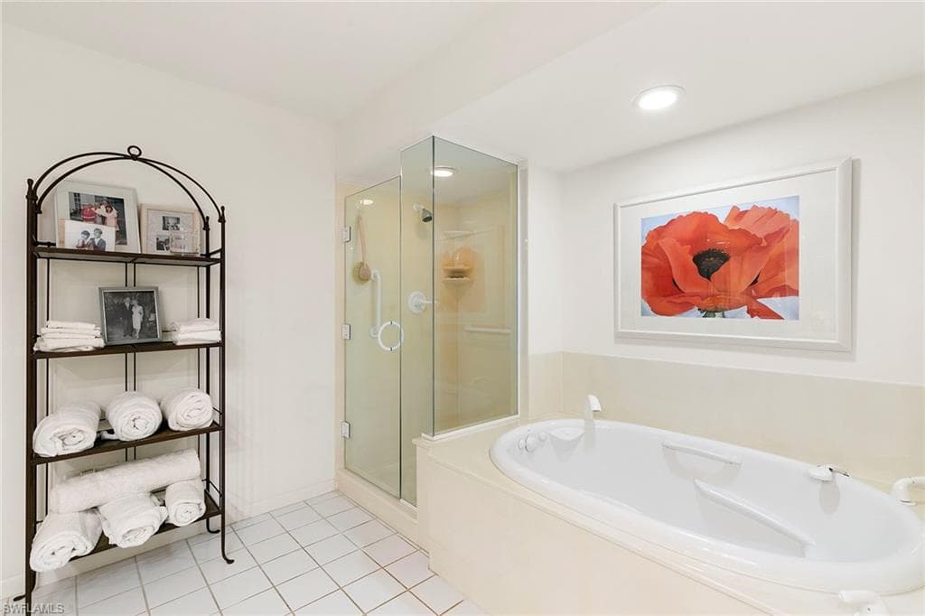 112 Wilderness DR # 123, NAPLES FL 34105-17