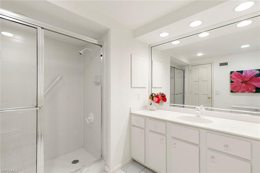 112 Wilderness DR # 123, NAPLES FL 34105-20