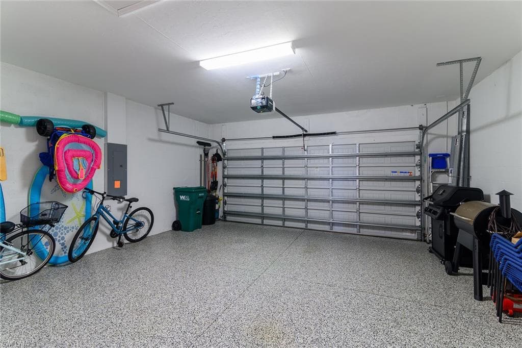 2191 Yellowfin CIR, NAPLES FL 34114-21