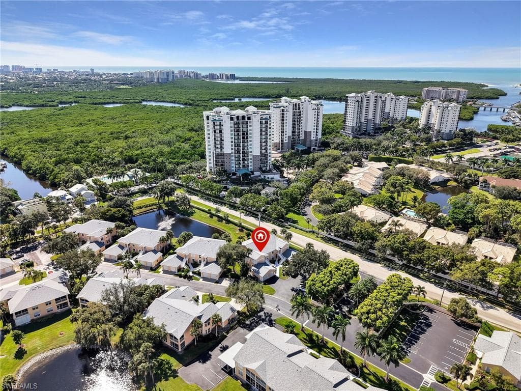 651 Wiggins Lake DR # 101, NAPLES FL 34110-33
