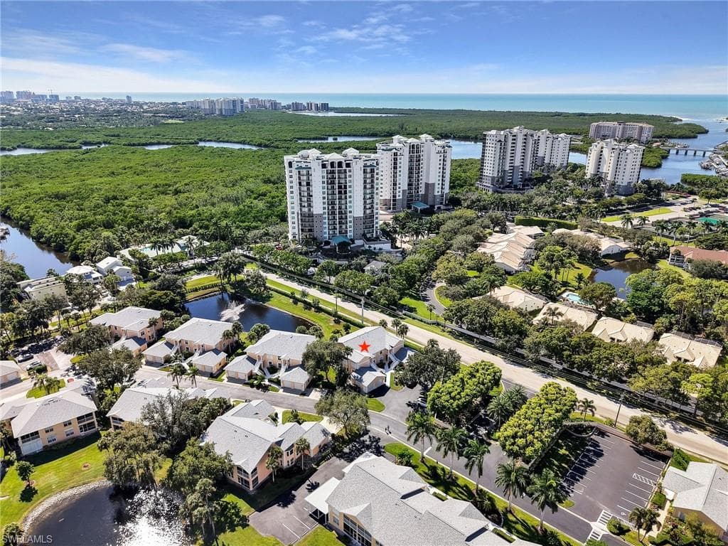 651 Wiggins Lake DR # 101, NAPLES FL 34110-40