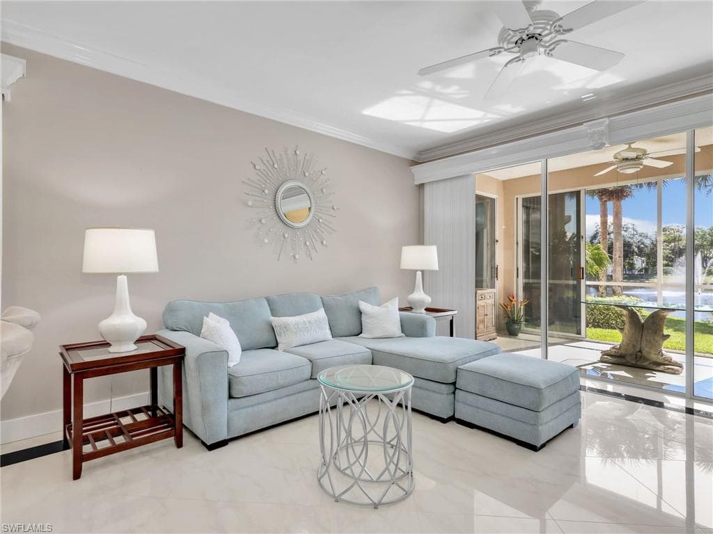 651 Wiggins Lake DR # 101, NAPLES FL 34110-17