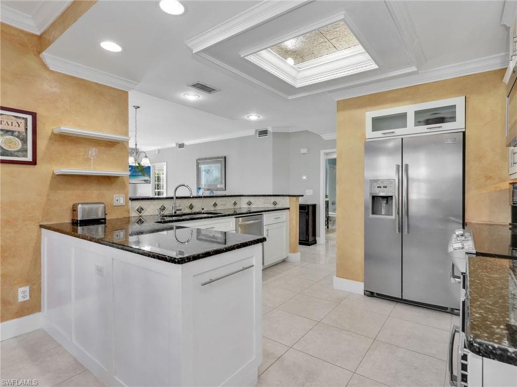 651 Wiggins Lake DR # 101, NAPLES FL 34110-10