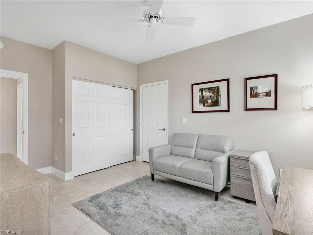 651 Wiggins Lake DR # 101, NAPLES FL 34110-30
