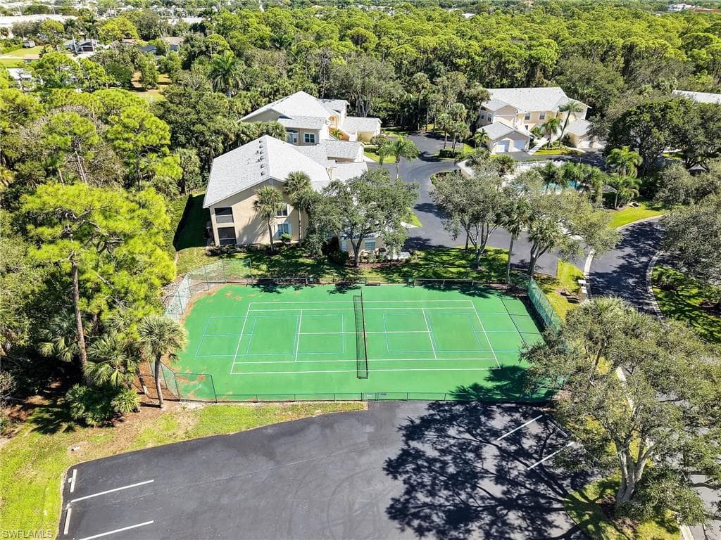 651 Wiggins Lake DR # 101, NAPLES FL 34110-38