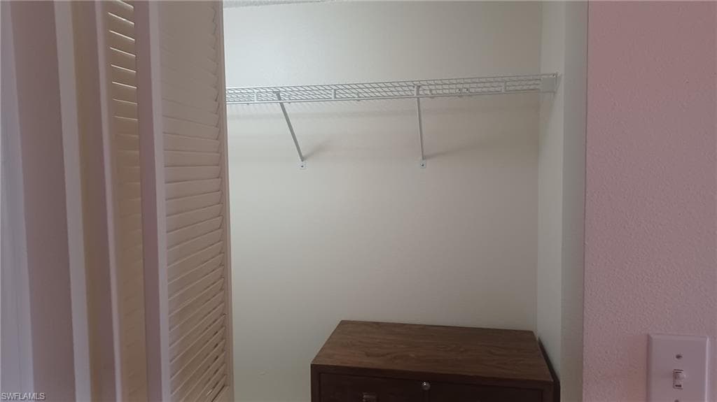 716 Landover CIR # 102, NAPLES FL 34104-15