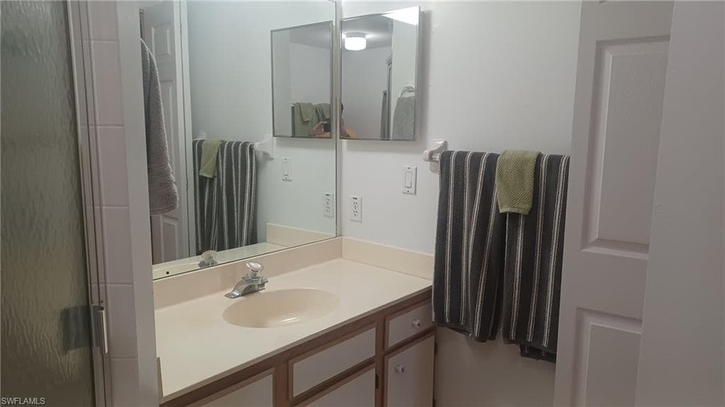 716 Landover CIR # 102, NAPLES FL 34104-11