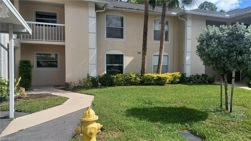 716 Landover CIR # 102, NAPLES FL 34104-25