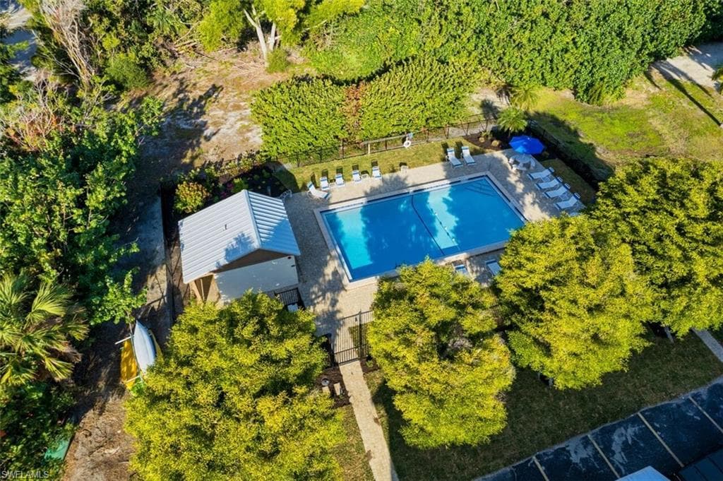 1250 Tennisplace CT # B31, SANIBEL FL 33957-12
