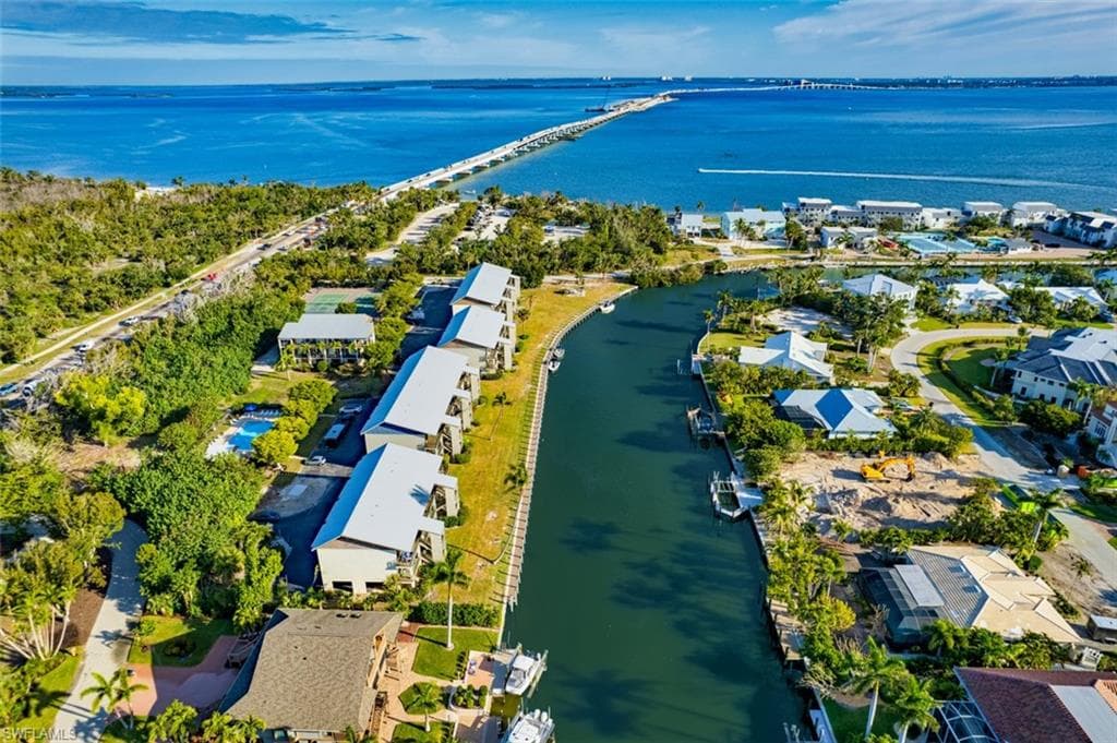 1250 Tennisplace CT # B31, SANIBEL FL 33957-11