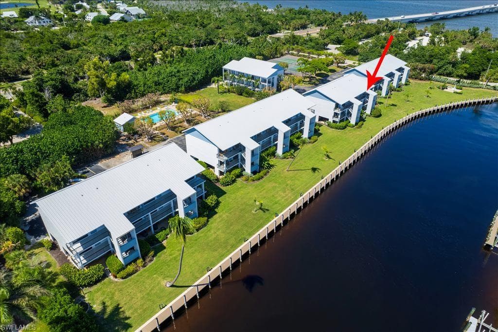 1250 Tennisplace CT # B31, SANIBEL FL 33957-6