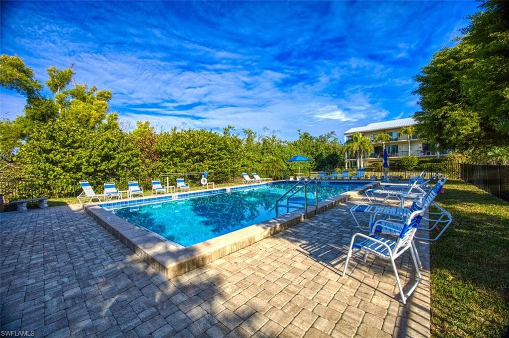 1250 Tennisplace CT # B31, SANIBEL FL 33957-31