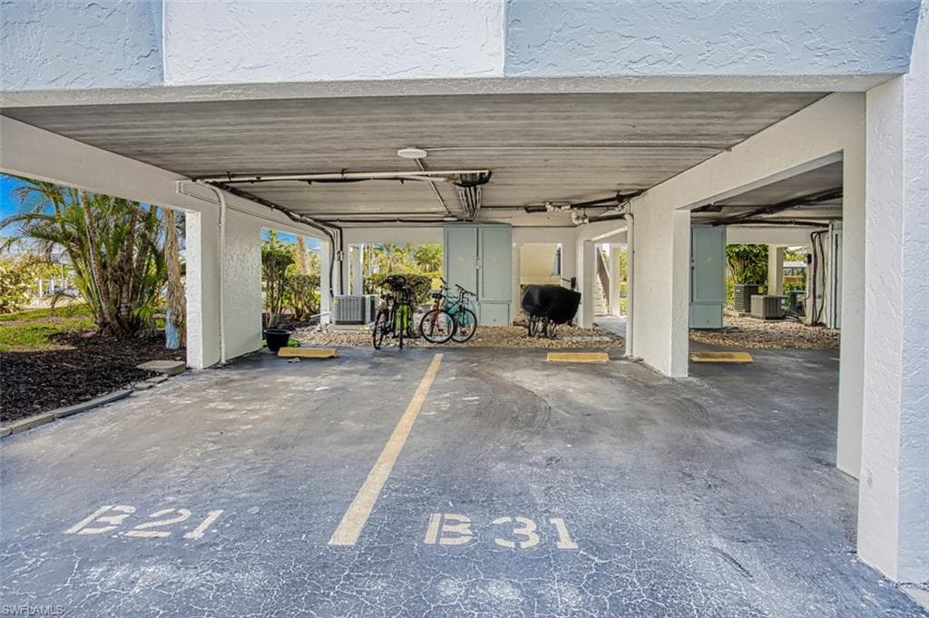 1250 Tennisplace CT # B31, SANIBEL FL 33957-27