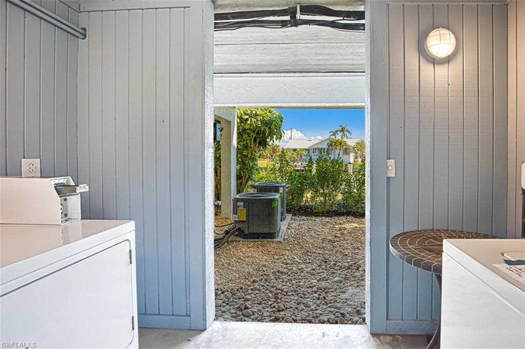 1250 Tennisplace CT # B31, SANIBEL FL 33957-28