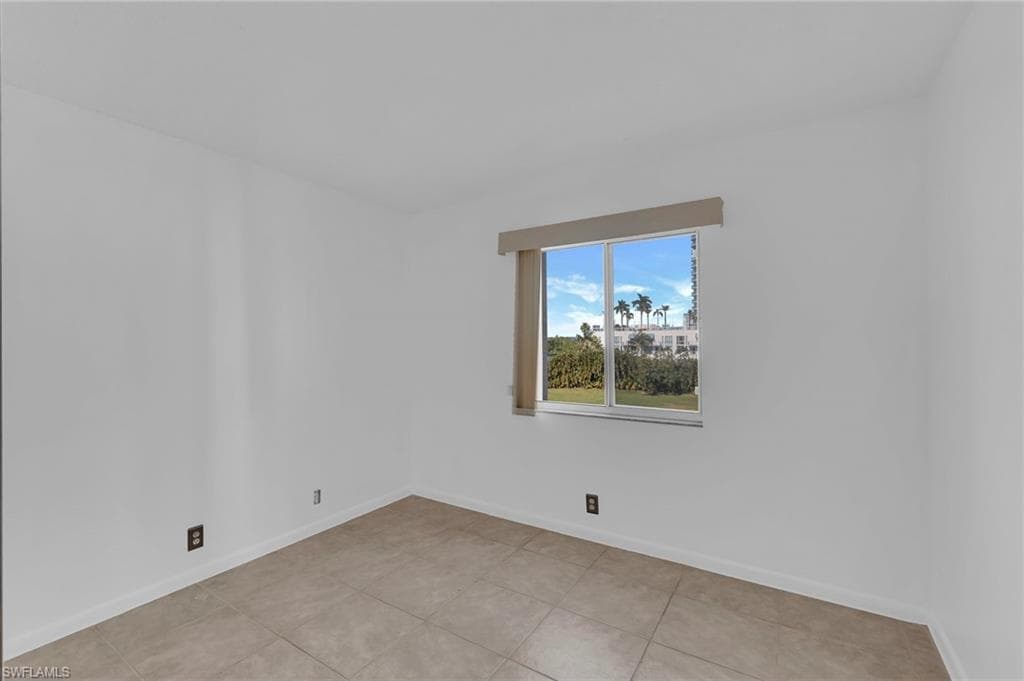 2875 Palm Beach BLVD # 205, FORT MYERS FL 33916-16