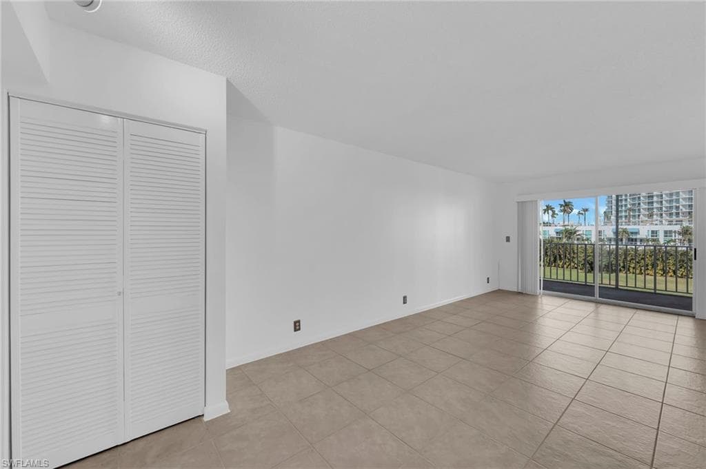 2875 Palm Beach BLVD # 205, FORT MYERS FL 33916-8