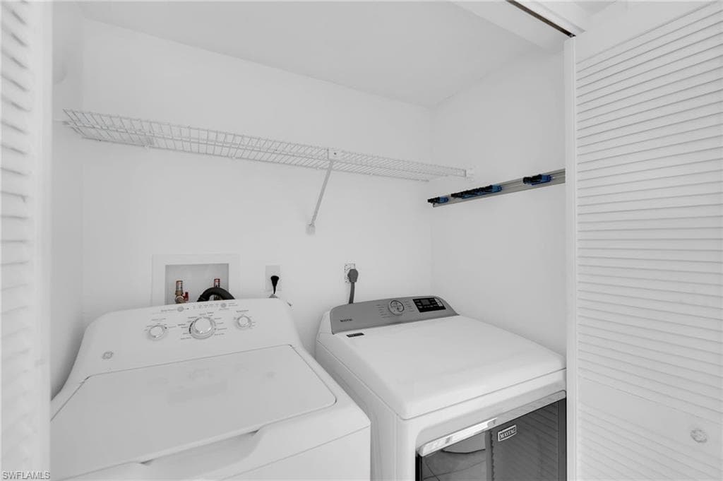 2875 Palm Beach BLVD # 205, FORT MYERS FL 33916-18