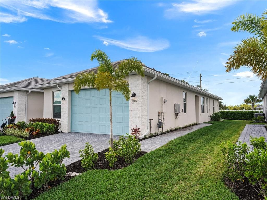 8937 Oceana WAY, NAPLES FL 34114-1