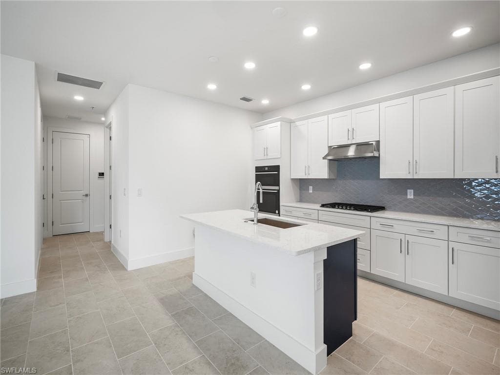 8937 Oceana WAY, NAPLES FL 34114-15