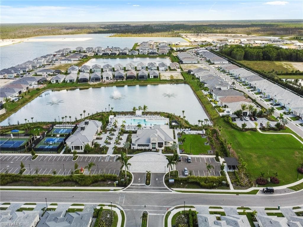 8937 Oceana WAY, NAPLES FL 34114-27