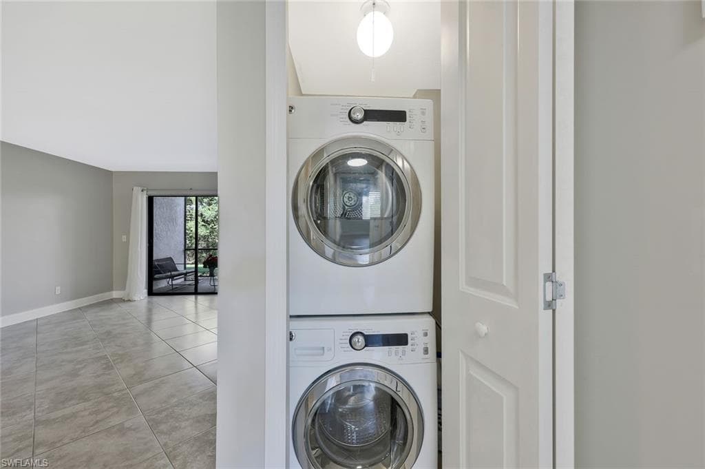 1211 Rosemary CT Unit C104, NAPLES FL 34103-15