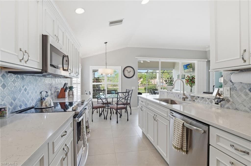 11041 Iron Horse WAY-12