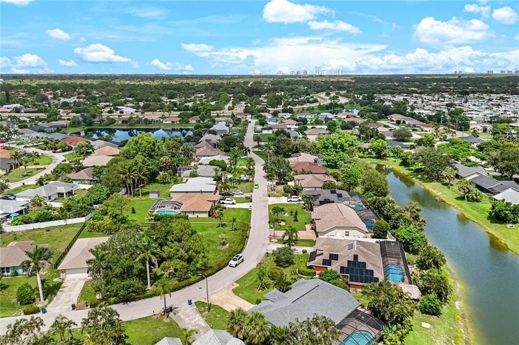 11641 Red Hibiscus DR, BONITA SPRINGS FL 34135-2