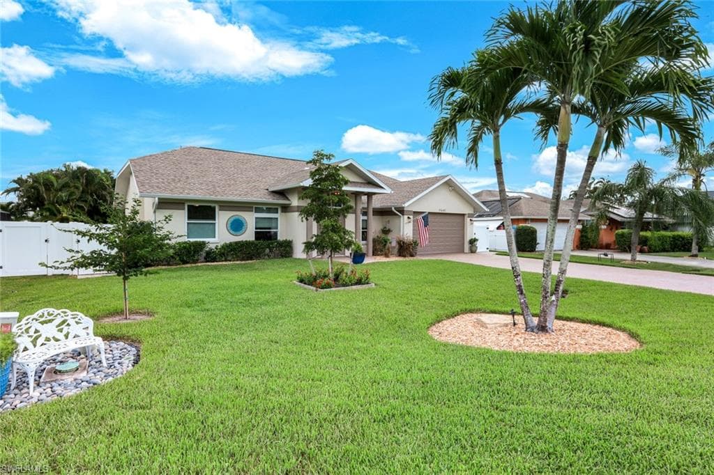 11641 Red Hibiscus DR, BONITA SPRINGS FL 34135-33