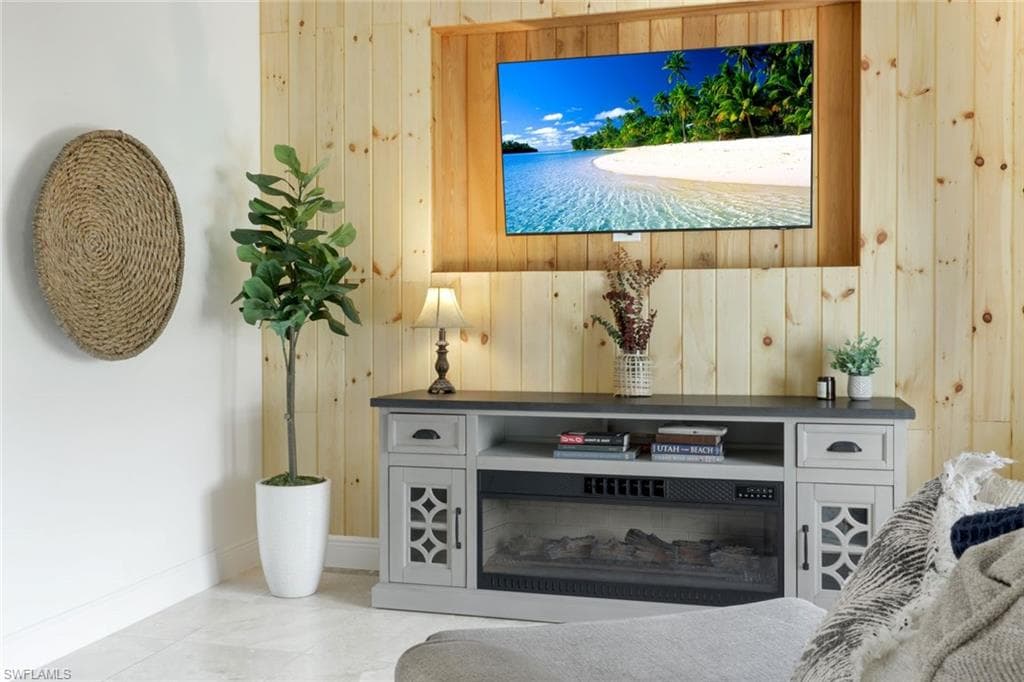 11641 Red Hibiscus DR, BONITA SPRINGS FL 34135-7