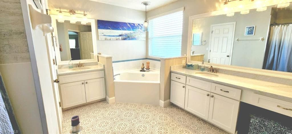 8884 Cedar Hollow DR, FORT MYERS FL 33912-20