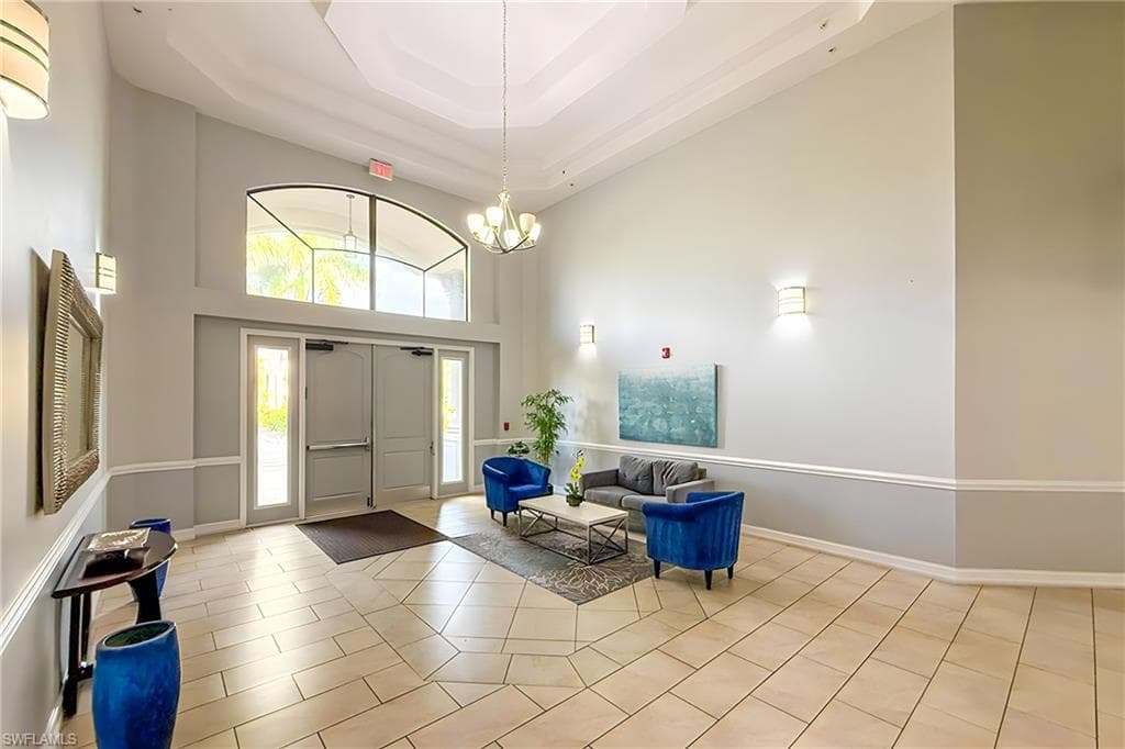 1100 Pine Ridge RD # A106, NAPLES FL 34108-20