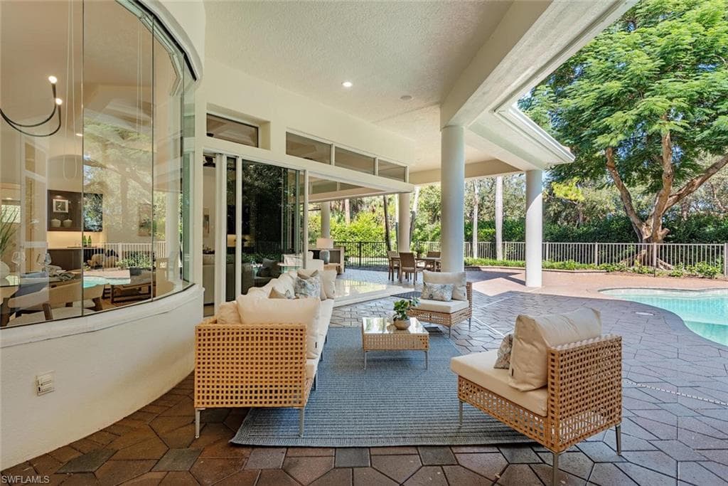 1252 POCANTICO LN, NAPLES FL 34110-9