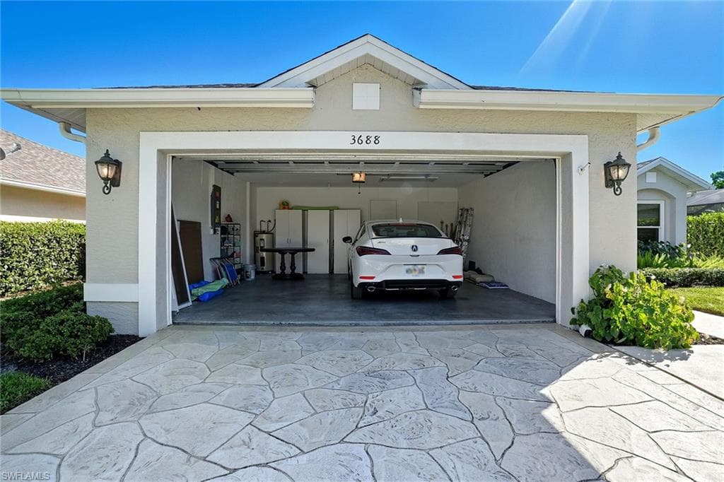 3688 Kent DR, NAPLES FL 34112-19