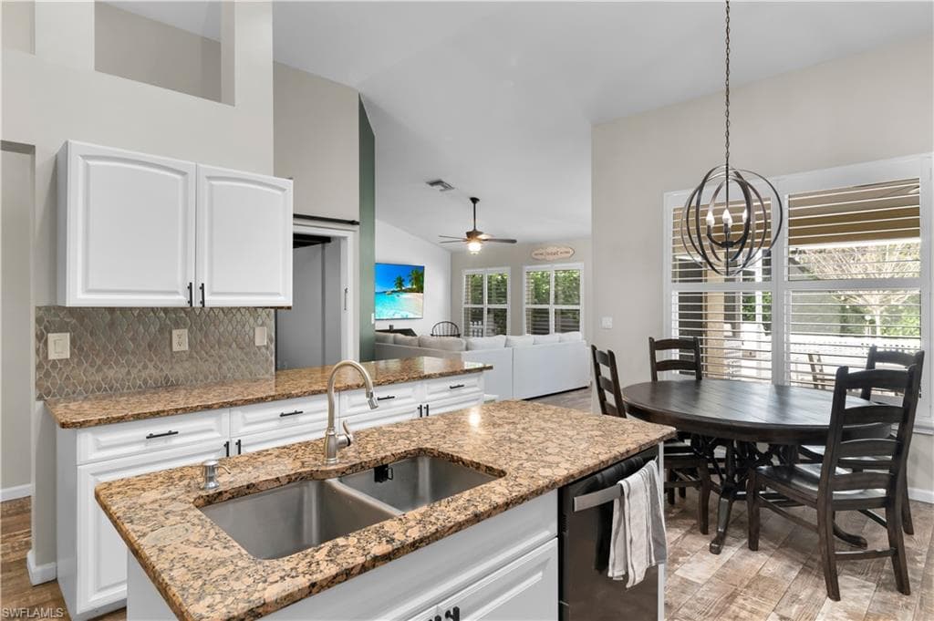 7739 Citrus Hill LN, NAPLES FL 34109-4