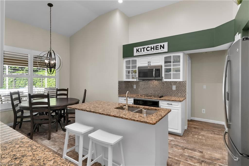 7739 Citrus Hill LN, NAPLES FL 34109-3