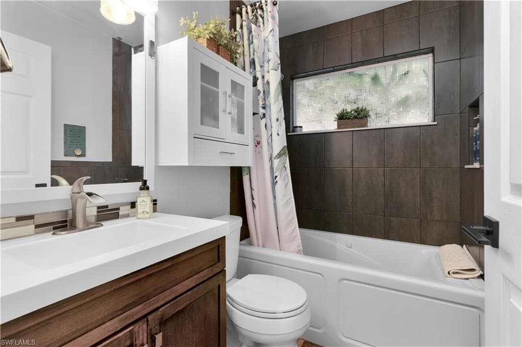 7739 Citrus Hill LN, NAPLES FL 34109-7