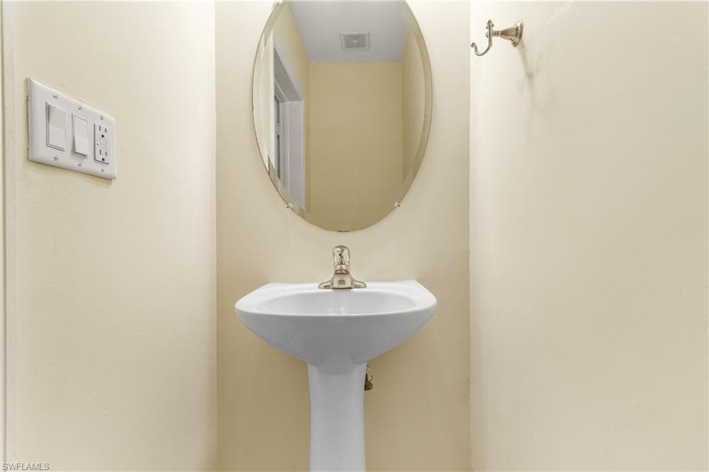 9602 Roundstone CIR, FORT MYERS FL 33967-4