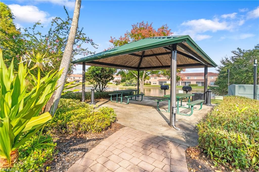 9602 Roundstone CIR, FORT MYERS FL 33967-34