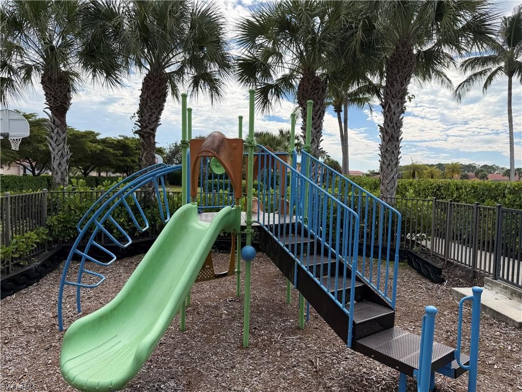 13462 Kent ST, NAPLES FL 34109-25