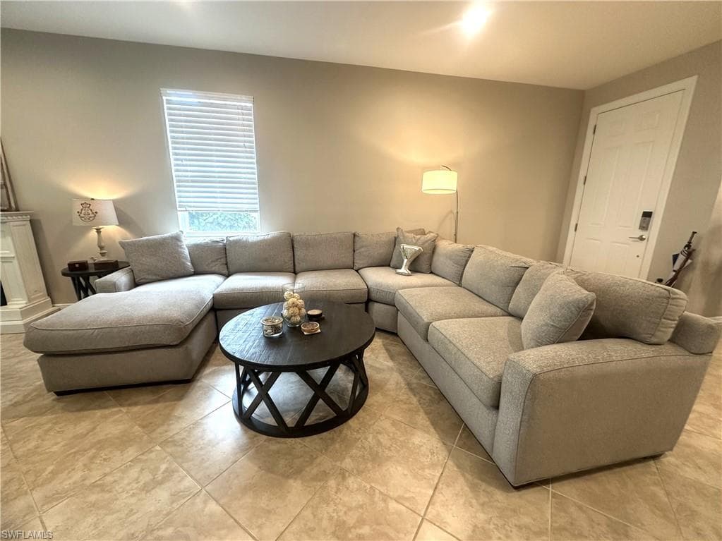 13462 Kent ST, NAPLES FL 34109-9