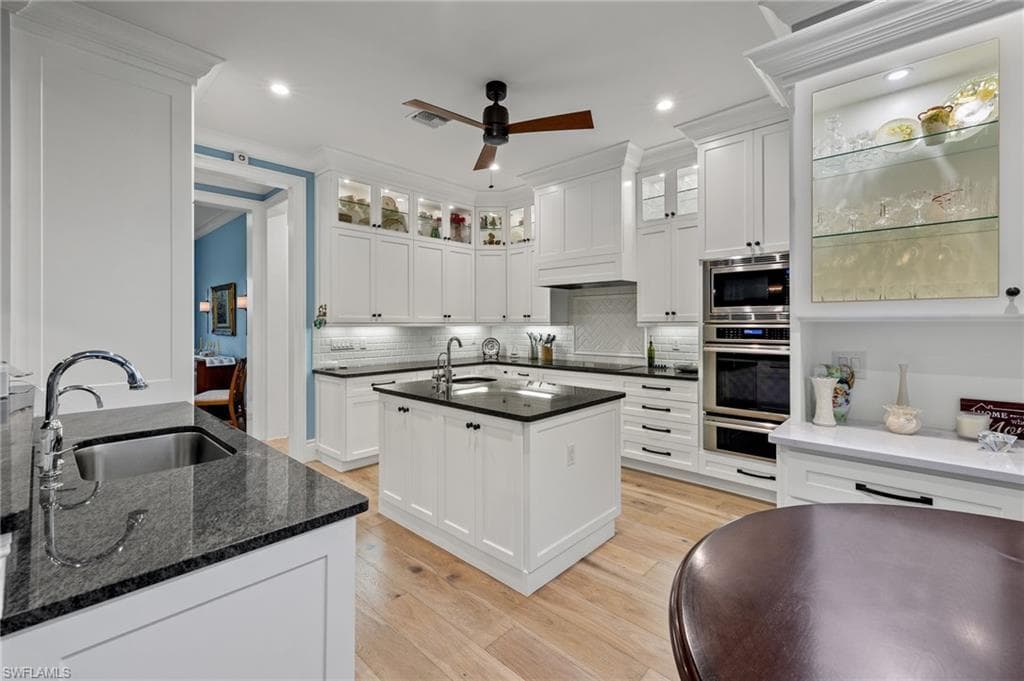 4988 Joewood DR, SANIBEL FL 33957-9