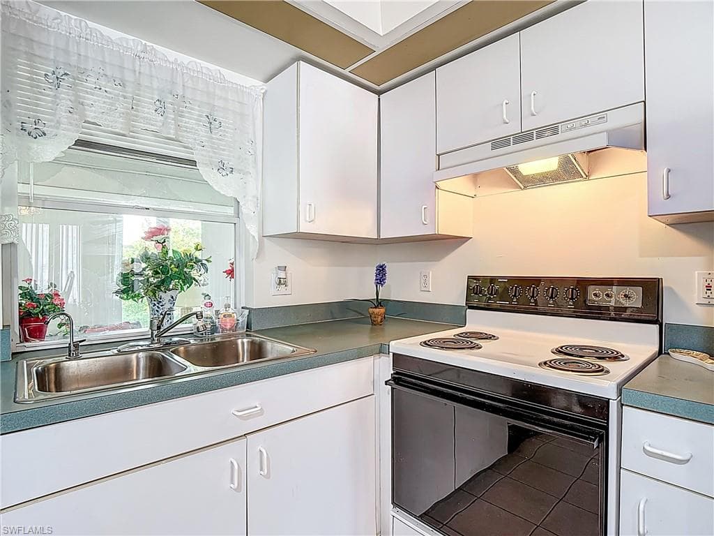 402 Chancery AVE, LEHIGH ACRES FL 33936-11