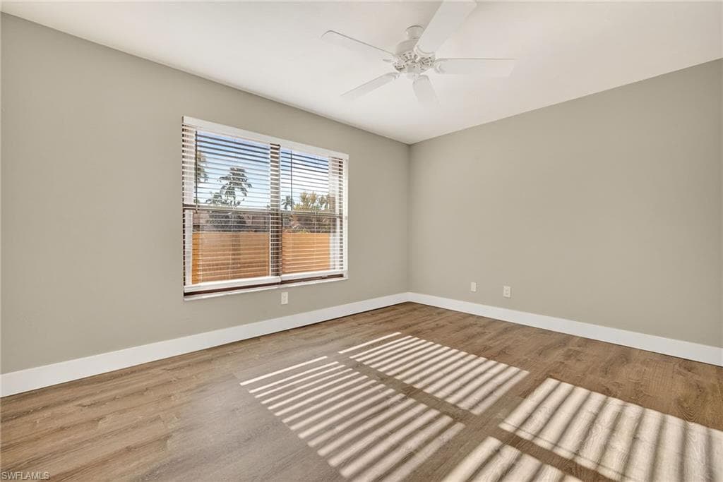 5490 Governors DR, FORT MYERS FL 33907-22