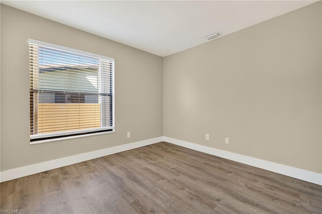 5490 Governors DR, FORT MYERS FL 33907-26