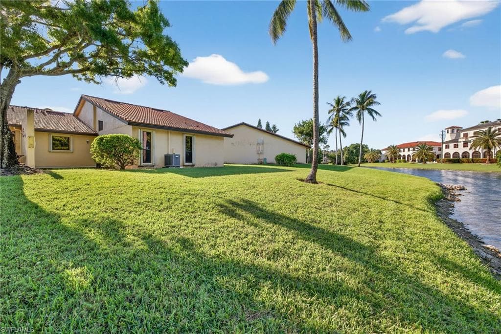 5490 Governors DR, FORT MYERS FL 33907-1